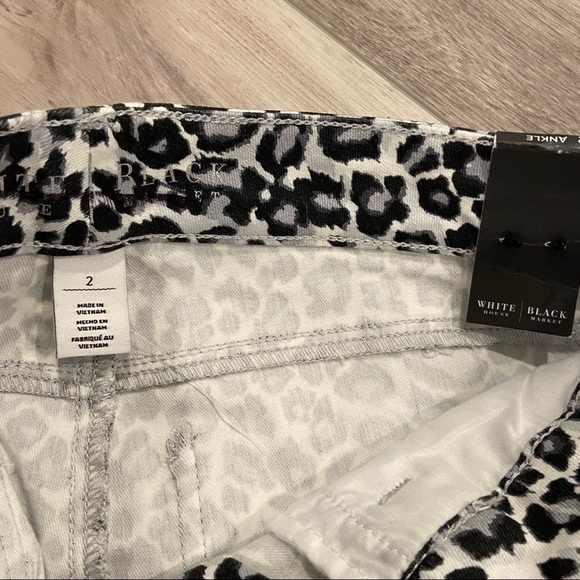 White House Black Market Skinny Ankle Denim Jeans NWT - Picture 2 of 6